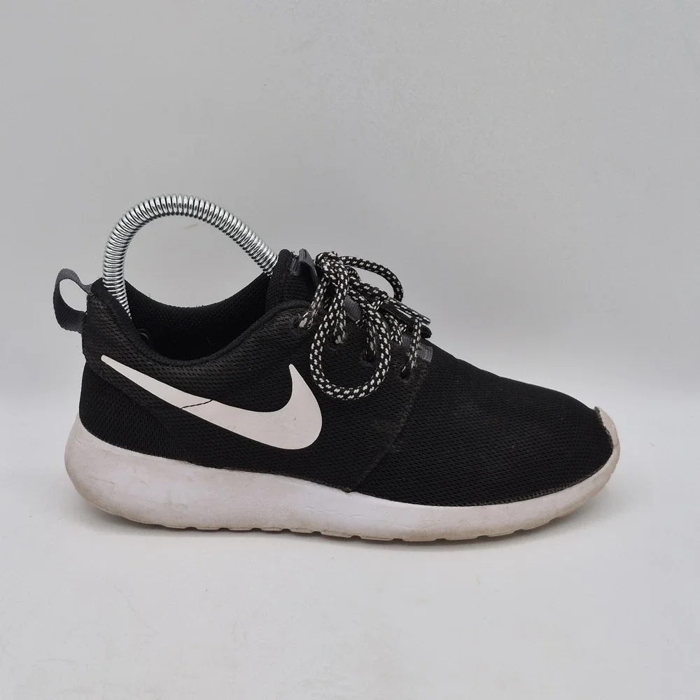 Nike Roshe One Shoes Womens Size 5 Black Mesh Running Sneakers 844994-002